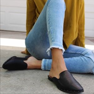 Qupid black, studded mules